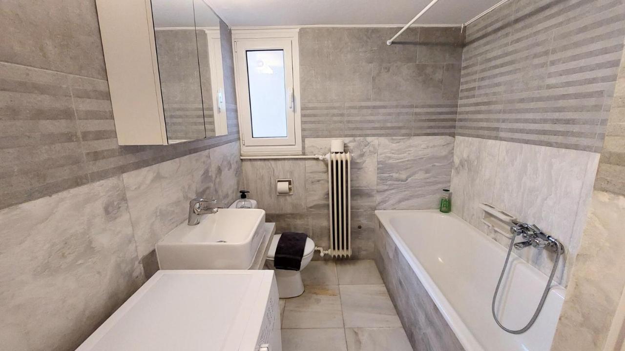 Grand Apartment In Parliament Square 아테네 외부 사진