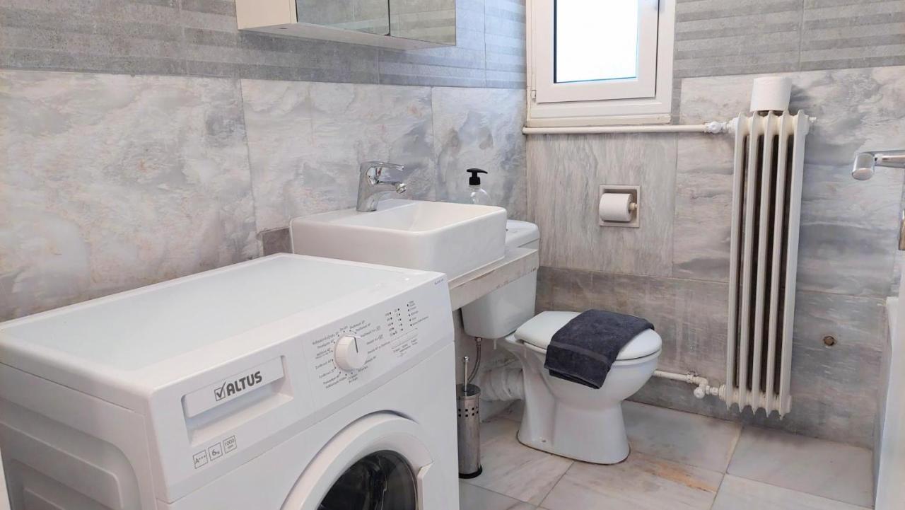 Grand Apartment In Parliament Square 아테네 외부 사진