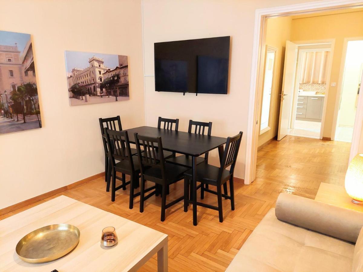 Grand Apartment In Parliament Square 아테네 외부 사진
