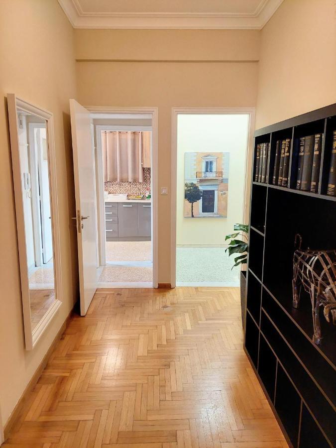 Grand Apartment In Parliament Square 아테네 외부 사진