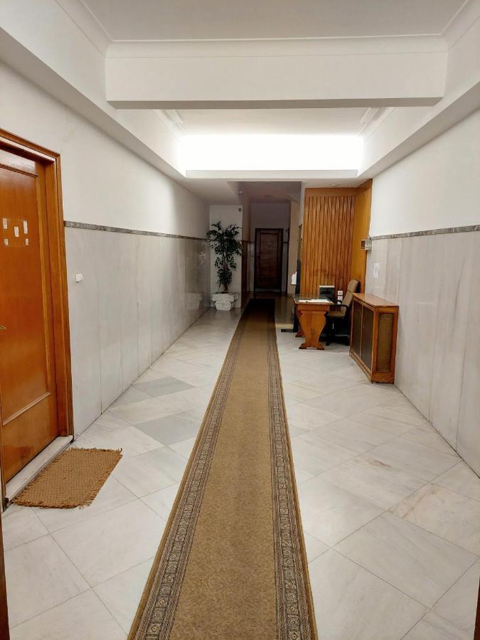 Grand Apartment In Parliament Square 아테네 외부 사진