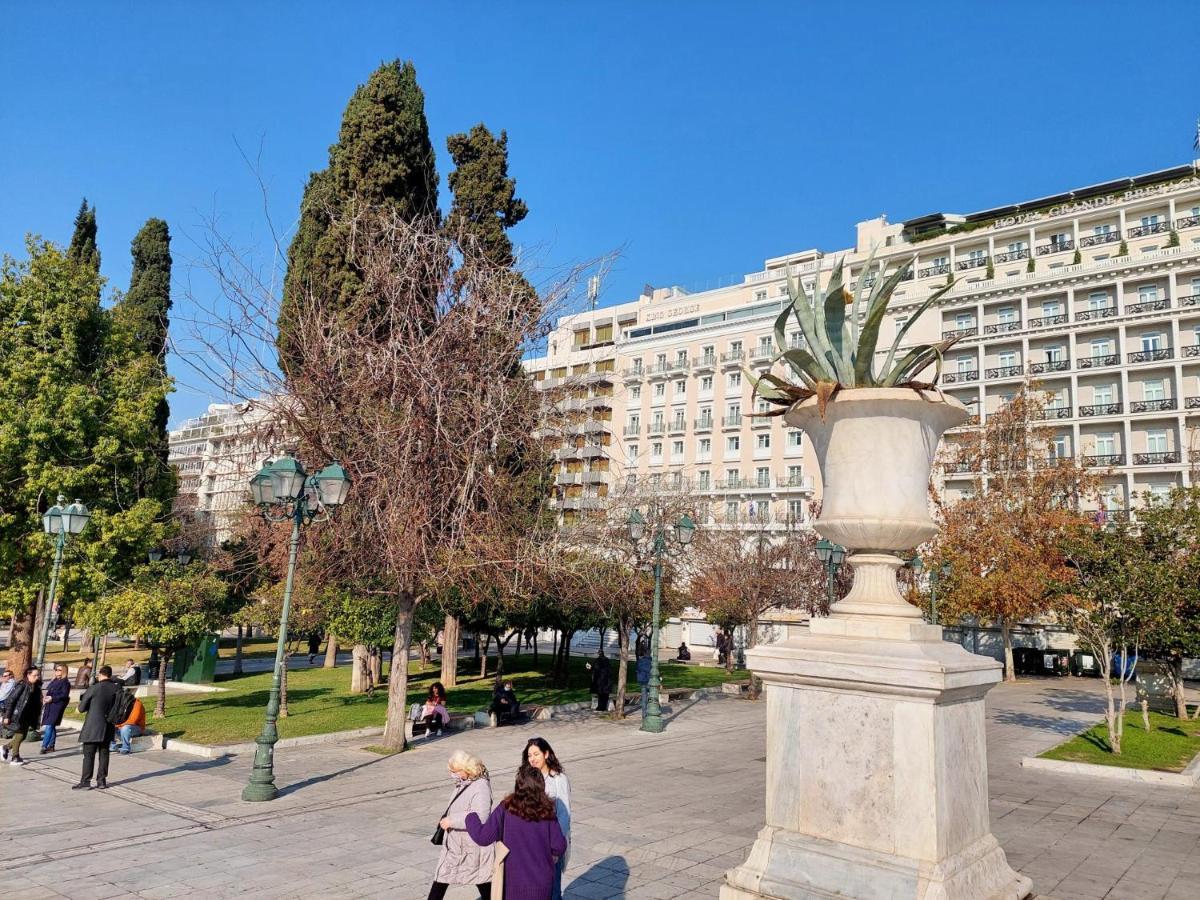 Grand Apartment In Parliament Square 아테네 외부 사진